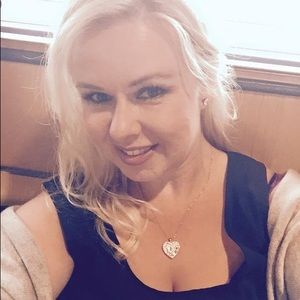 Meet your Posher, Liz